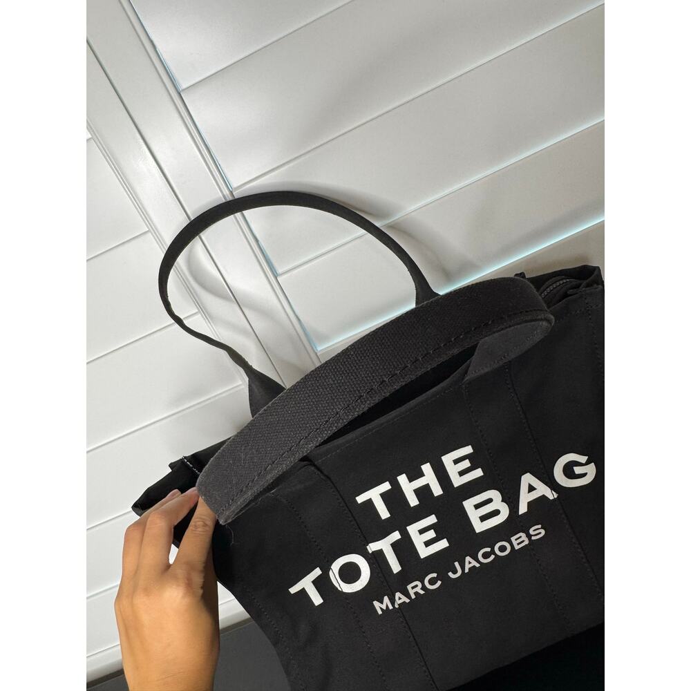 Marc Jacobs | The Large Canvas Tote Bag - Picture 5 of 16